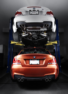 BMWs auf Hebebühnen